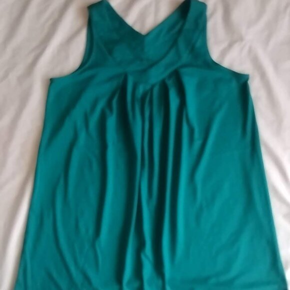 Roman's Green, sleeveless tank top, 1X, 35" long, 60% cotton, 40% polyester - Picture 5 of 10